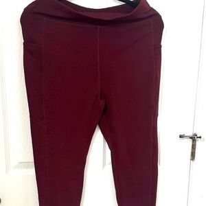 Women's High-Waist Performance Bermudas - Burgundy
